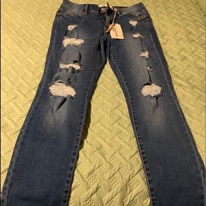 NWT Garage size 11 distressed jegging